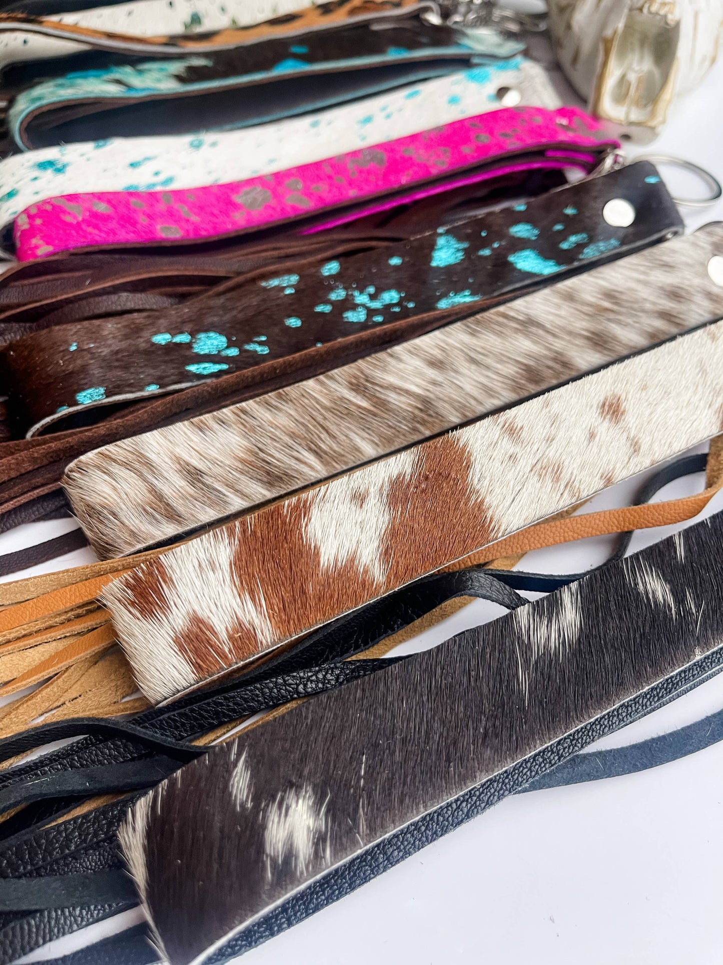 COWHIDE LEATHER FRINGE KEYCHAIN