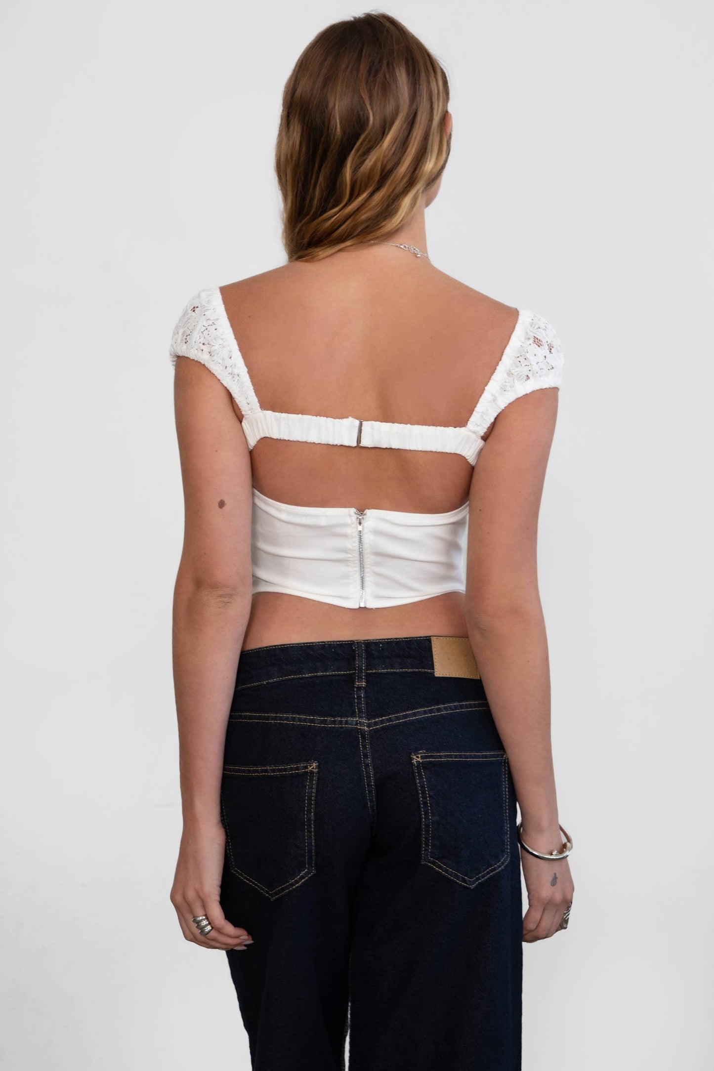 KNOTTY GIRL TOP 🤍
