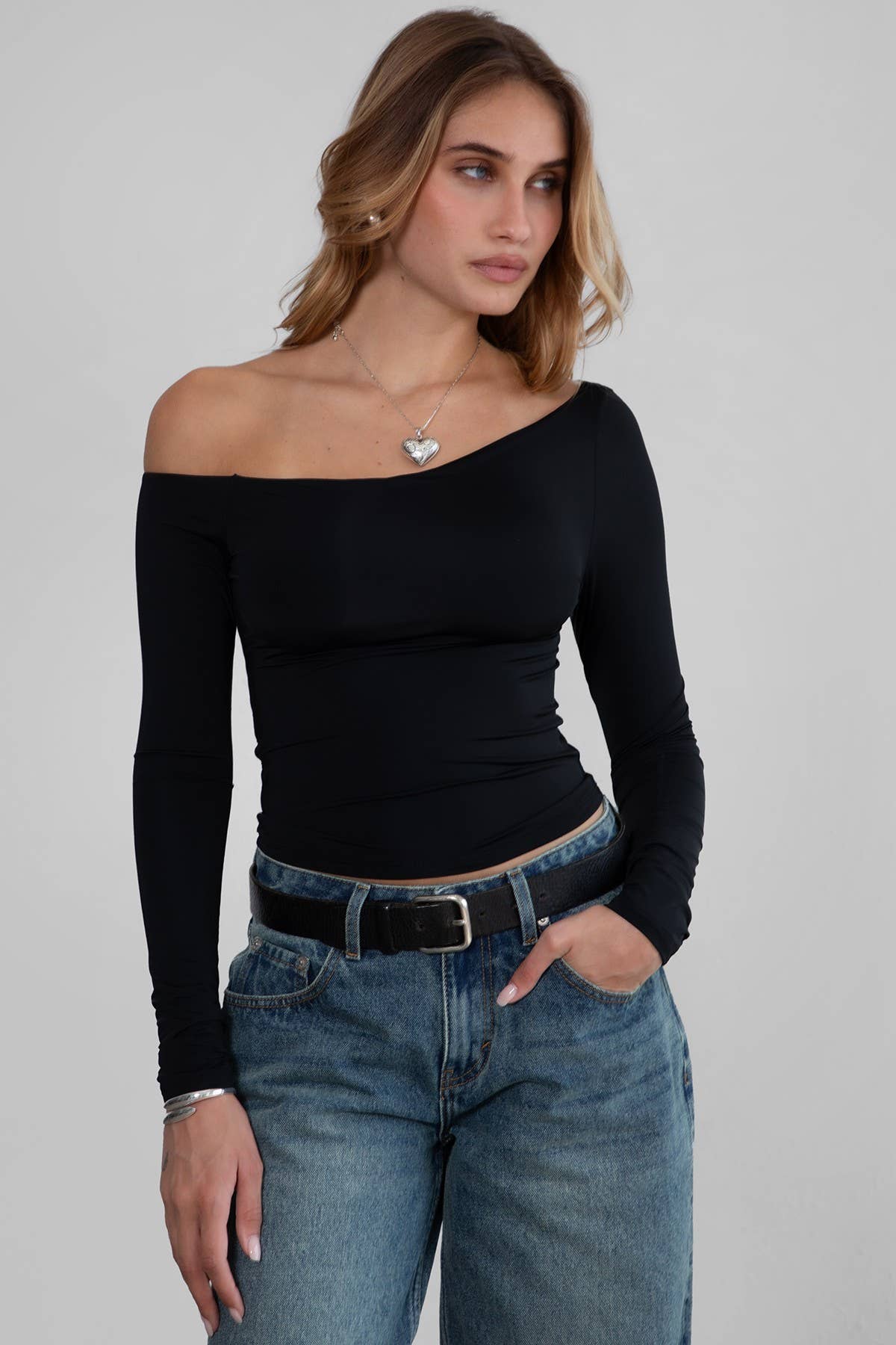 BLACK VELVET TOP