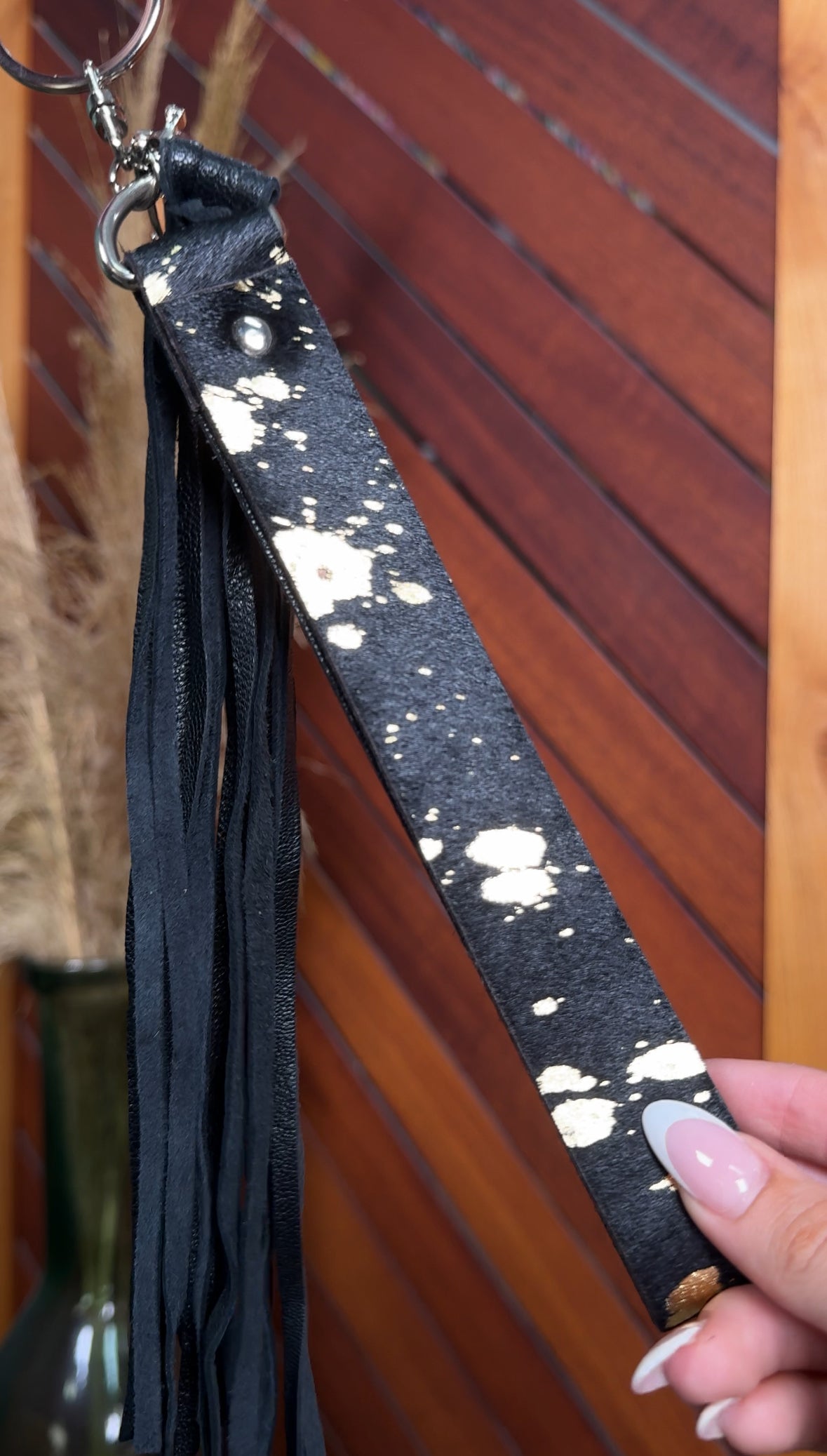 COWHIDE LEATHER FRINGE KEYCHAIN