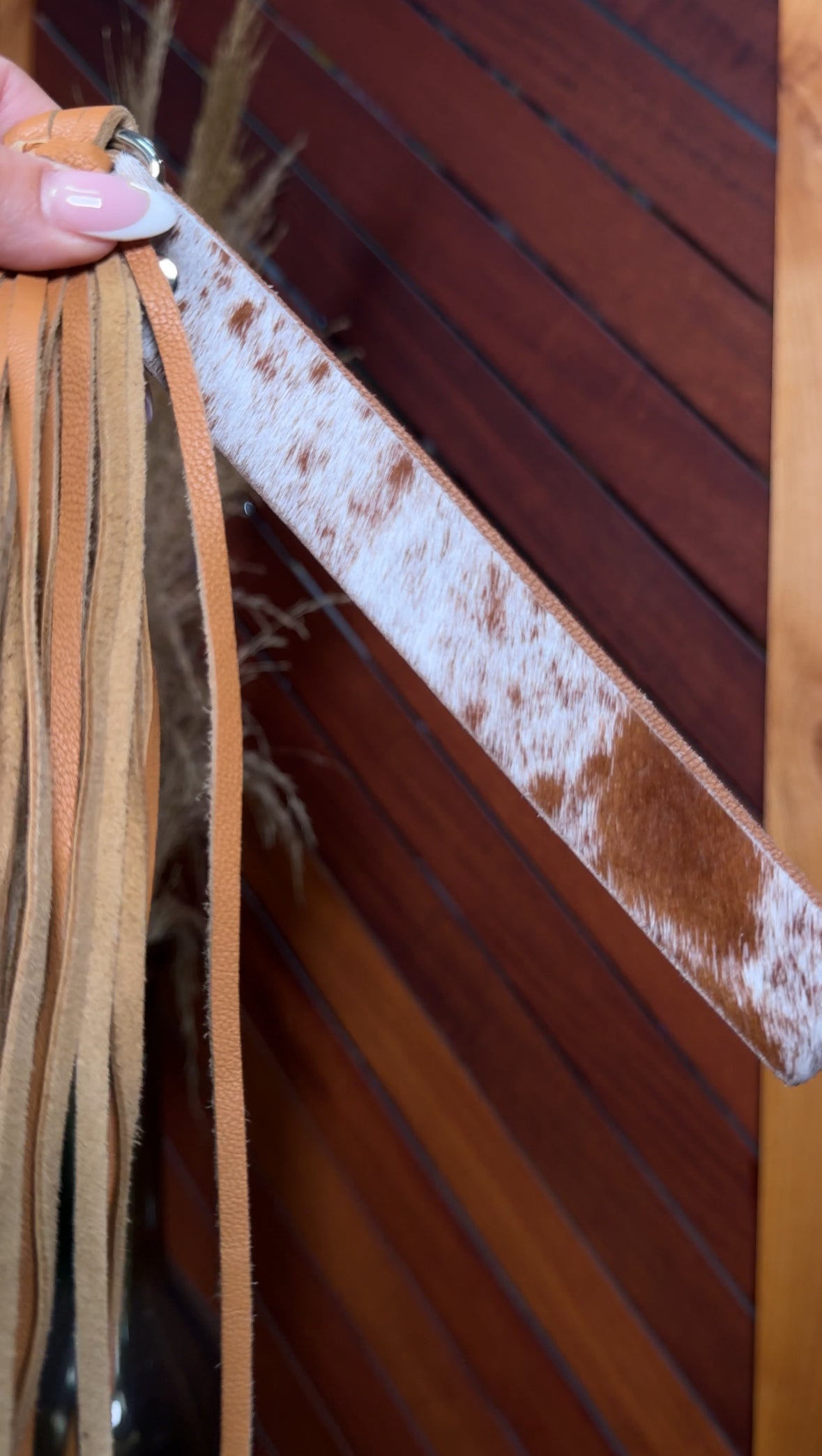 COWHIDE LEATHER FRINGE KEYCHAIN