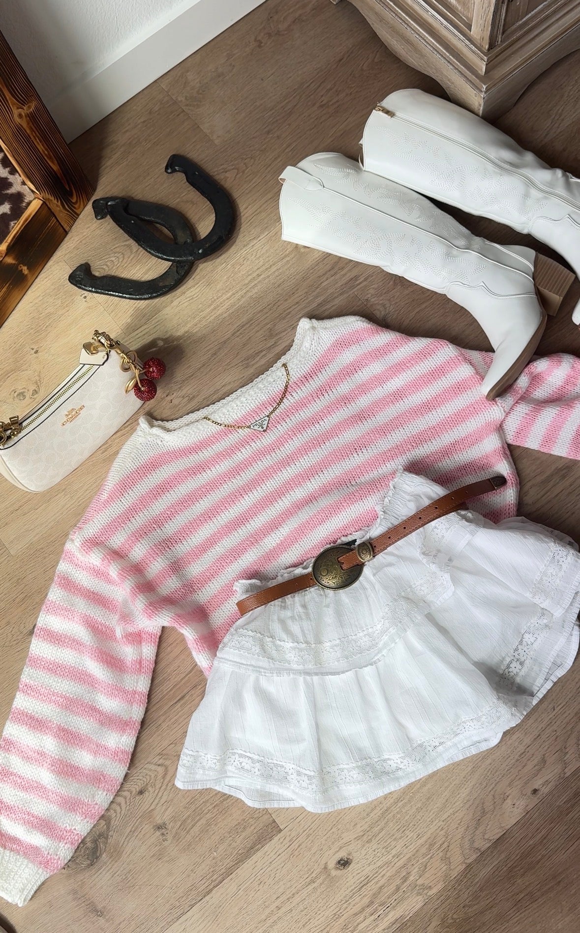 STRAWBERRY MILK SWEATER